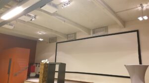 The Max auditorium beamer en projectiedoek